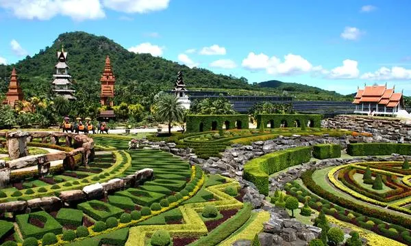 Cung điện Hoàng gia Thái Lan nguy nga