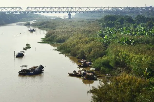 Cuộc sống bình dị bên sông Hồng