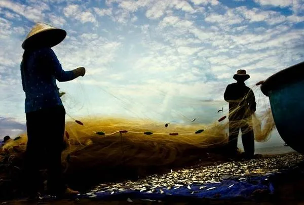 Cuộc sống giản dị của ngư dân làng chài Vũng Tàu.