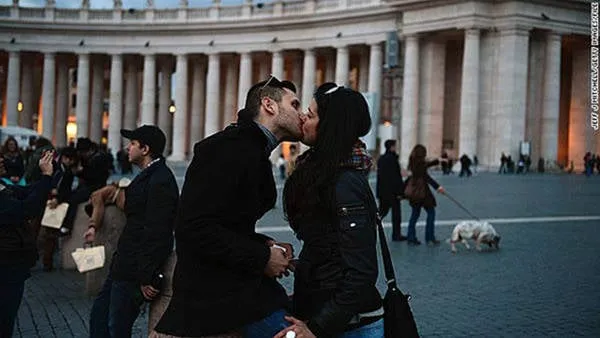 Đài phun nước Trevi ở Rome, Ý