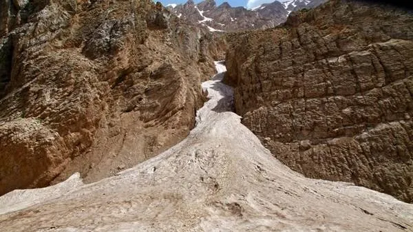 Dãy núi Zard Kuh, Iran