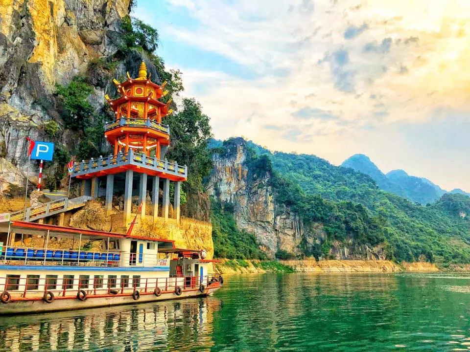 Đền Bà Chúa Thác Bờ