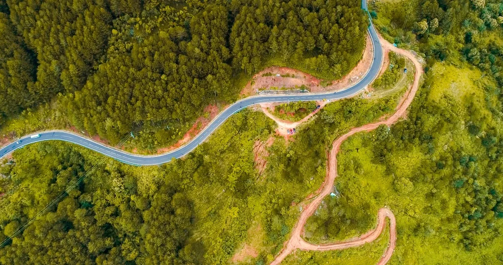 Đèo Tà Nung uốn lượn giữa núi rừng