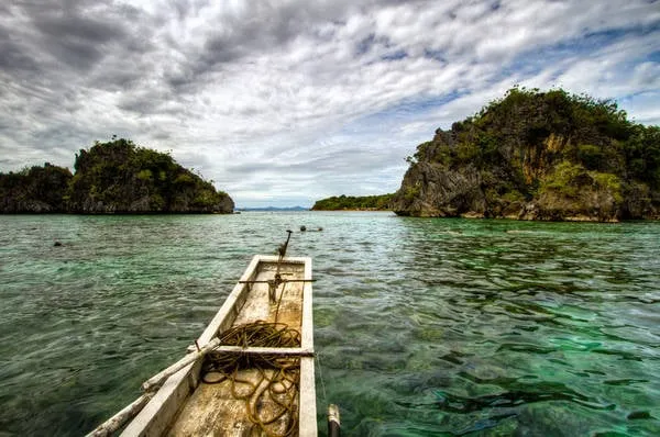 Đi thuyền quanh đảo ở Philippines