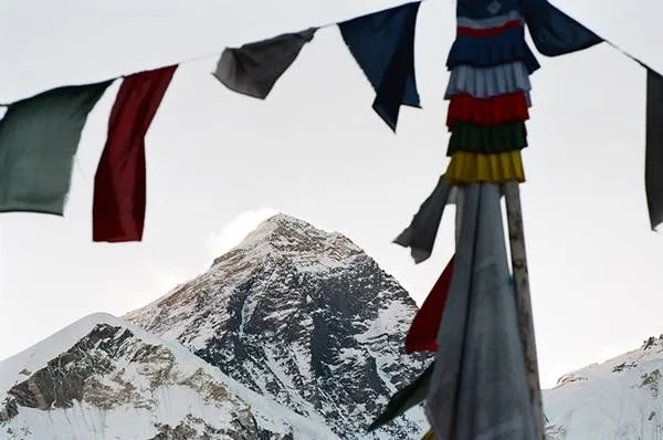 Đỉnh Everest nhìn từ Gorakshep