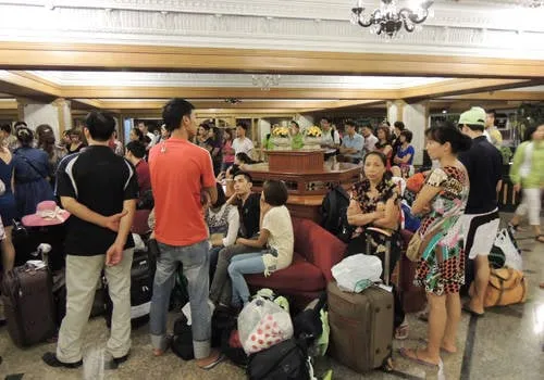 Du khách Việt hoang mang tại sân bay Bangkok.
