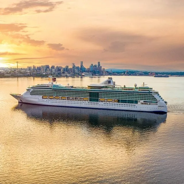 Du thuyền Serenade of the Seas