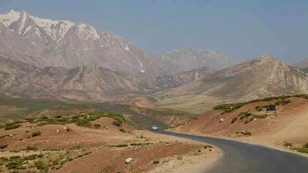 Đường đến Zard Kuh, Iran