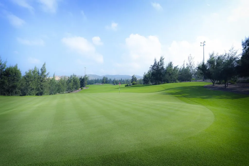 FLC Luxury Quy Nhơn - Bãi biển thơ mộng