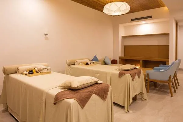 FLC Luxury Quy Nhơn - Phòng tắm hiện đại