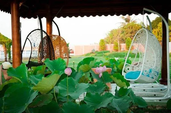 Forever Green Resort - Bungalow hướng vườn