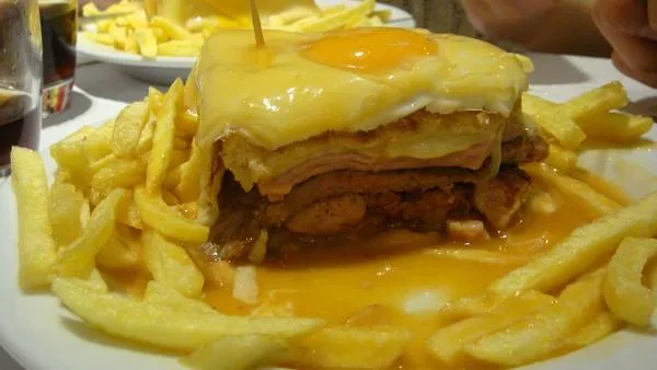 Francesinha - Bồ Đào Nha