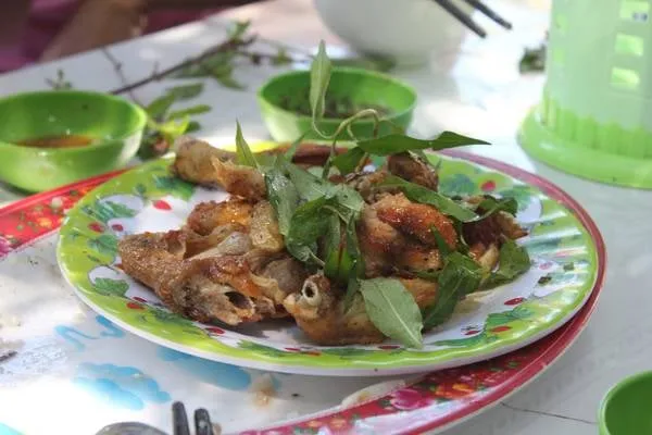 Gà chiên nước mắm.