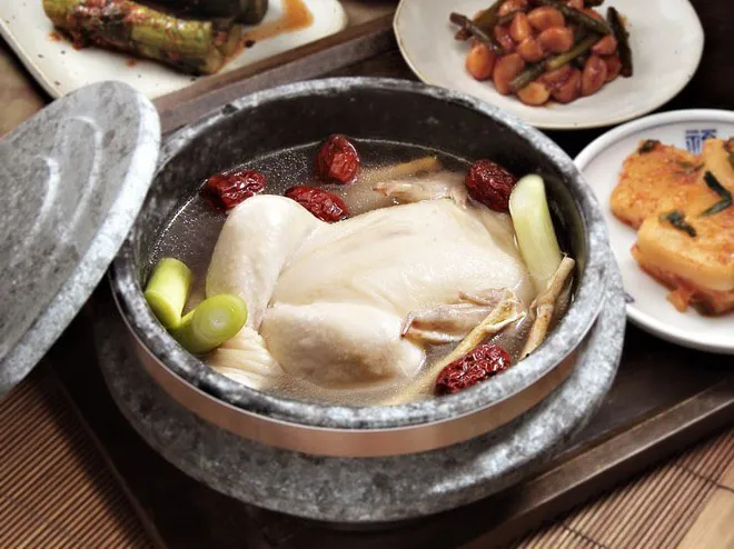 Gà tần sâm Samgyetang