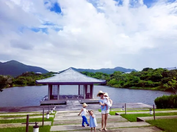 Gia đình Lý Hải tại Vịnh Vĩnh Hy