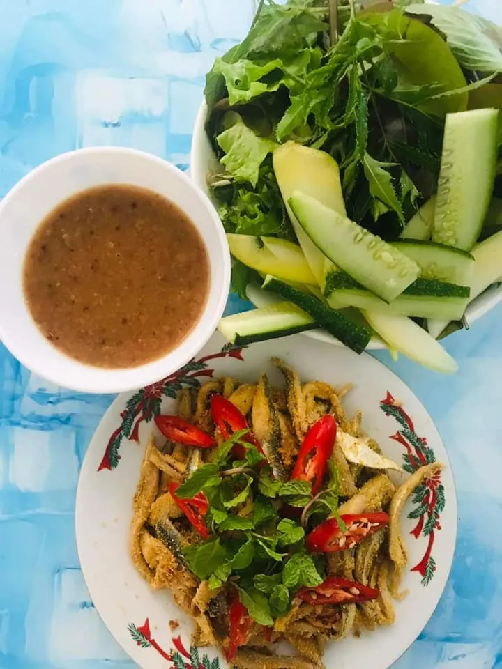 Gỏi cá khô Nam Ô