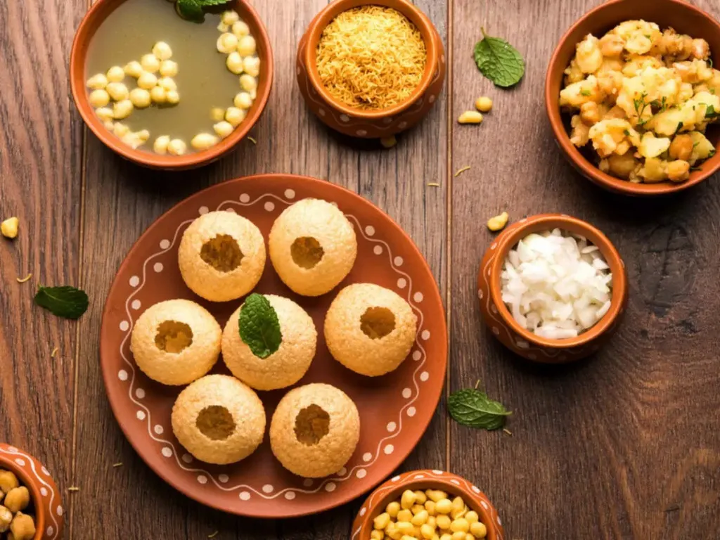 Golgappa - Món ăn vặt đường phố hấp dẫn tại Ấn Độ