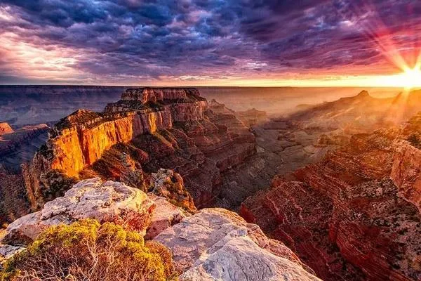 Grand Canyon, một kỳ quan thiên nhiên hùng vĩ của nước Mỹ.