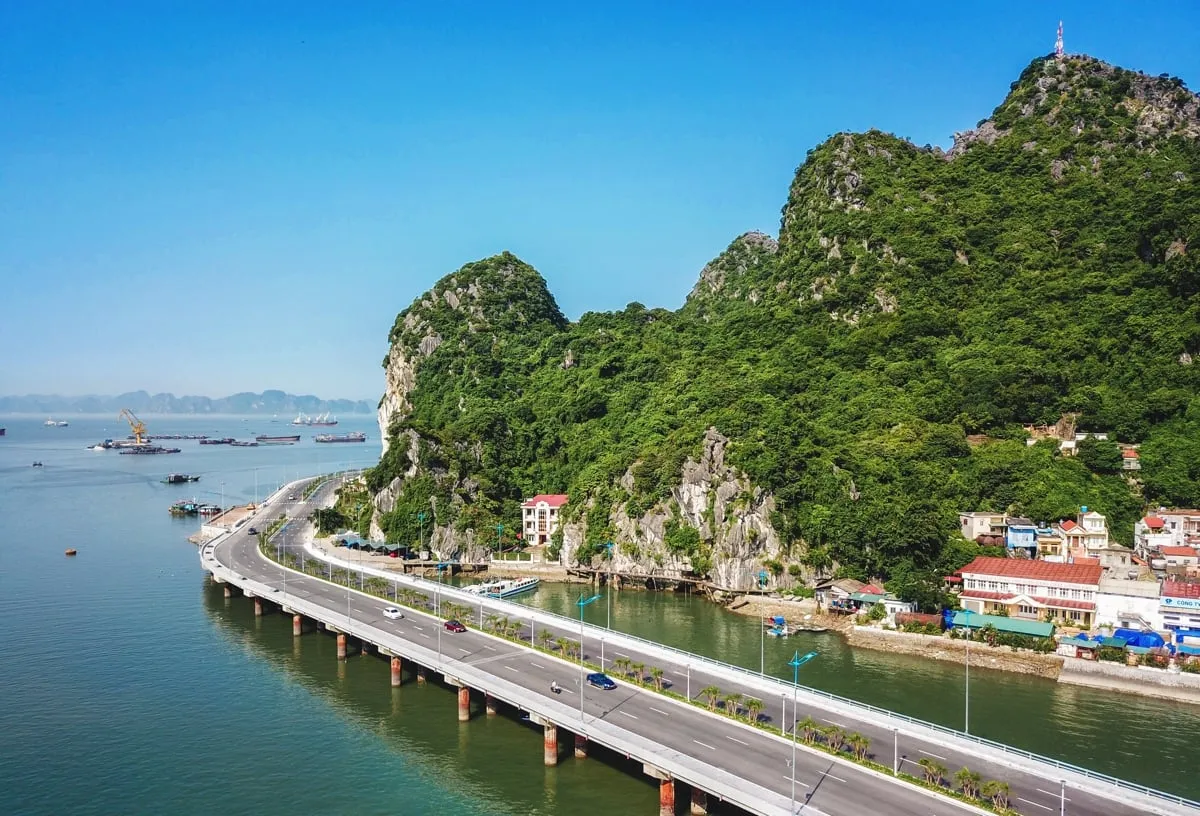 Hạ Long với cơ sở hạ tầng giao thông phát triển