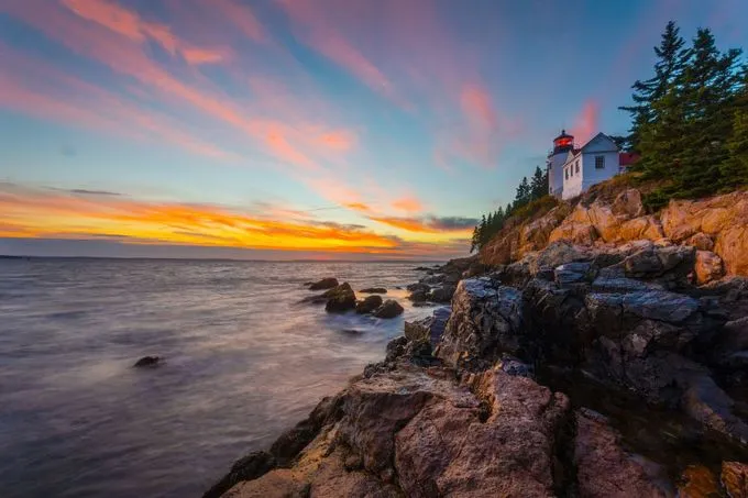 Hải đăng Bass Harbor Head Light, Maine, Mỹ