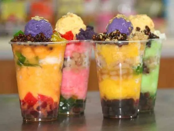 Halo-Halo - chè thập cẩm Philippines đầy màu sắc. Ảnh: Balutchronicles.com