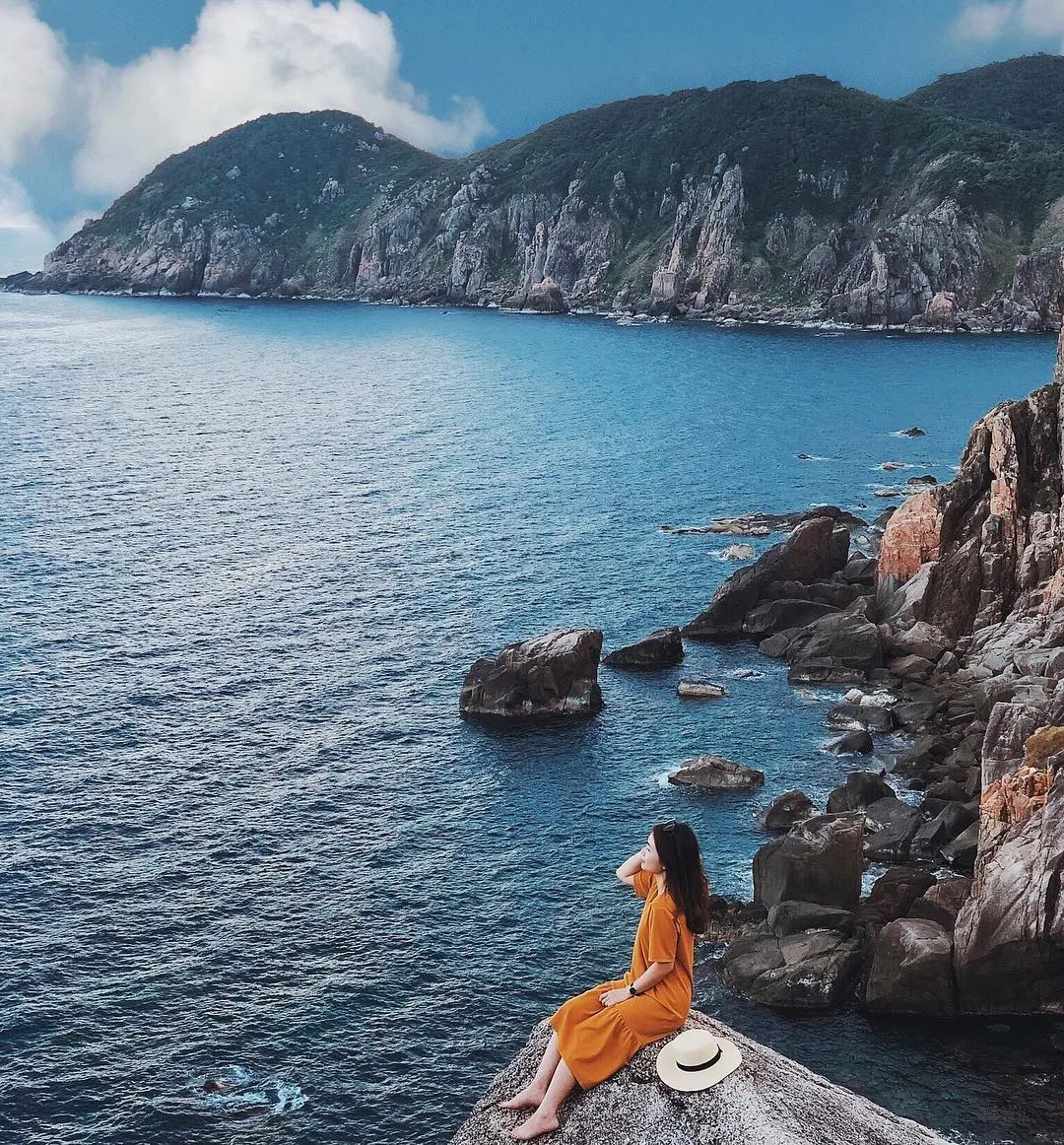 Hang động ở Nhất Tự Sơn