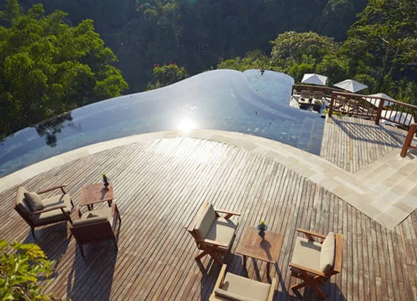 Hanging Gardens Ubud với hồ bơi vô cực giữa rừng cây