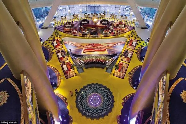 Hành lang khách sạn Burj Al Arab