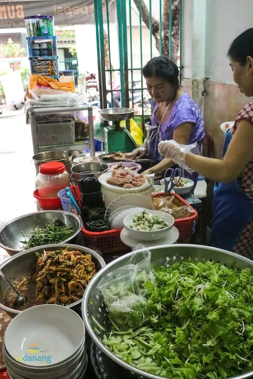 Heo quay giòn rụm - Ảnh: taidanang