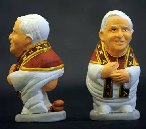 Hình ảnh các bức tượng Caganer được tạo hình theo những người nổi tiếng.