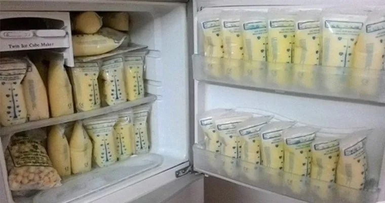 Hình ảnh sữa mẹ được bảo quản trong tủ lạnh