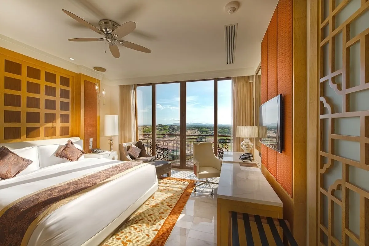 Hồ bơi InterContinental