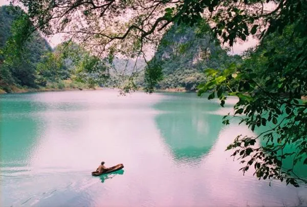 Hồ Thang Hen một ngày mùa đông. Ảnh: bestprice.vn