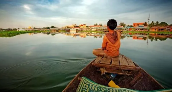Hồ Tonle Sap rộng lớn. Ảnh: cambodiaholidayarchitects