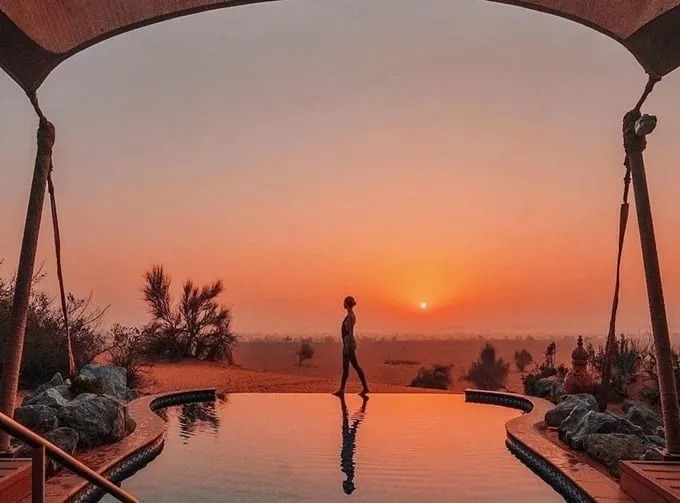 Hoàng hôn trên sa mạc nhìn từ Al Maha Dubai Resort &amp; Spa