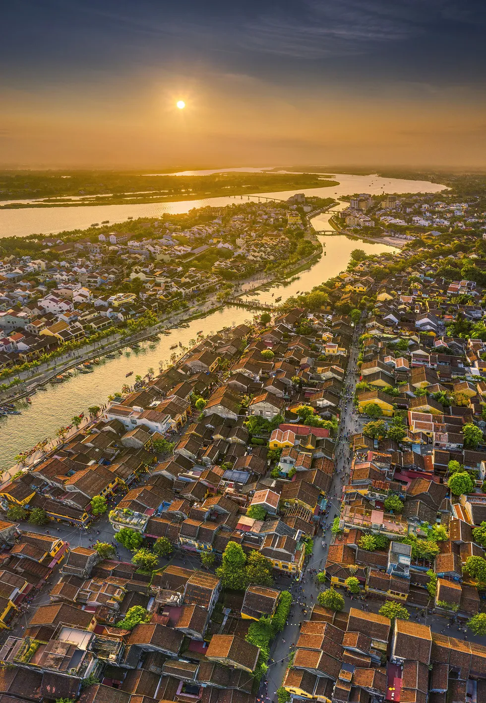 Hội An quyến rũ trong ráng chiều hoàng hôn - Ảnh: TRẦN BẢO HÒA