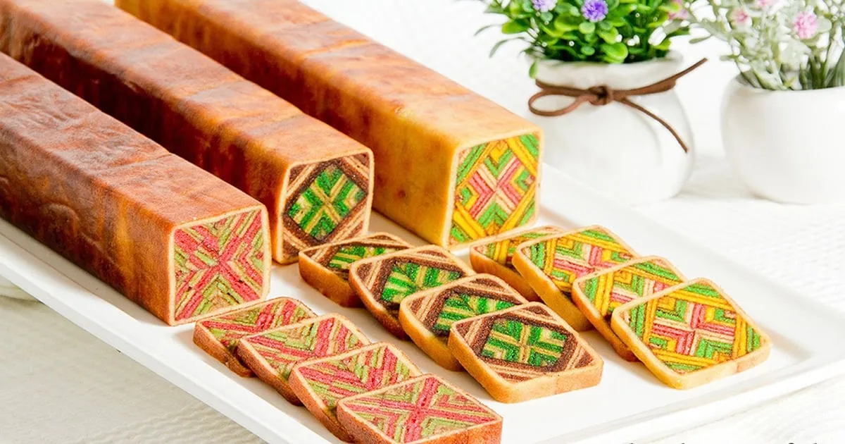 Kek Lapis Sarawak-ivivu