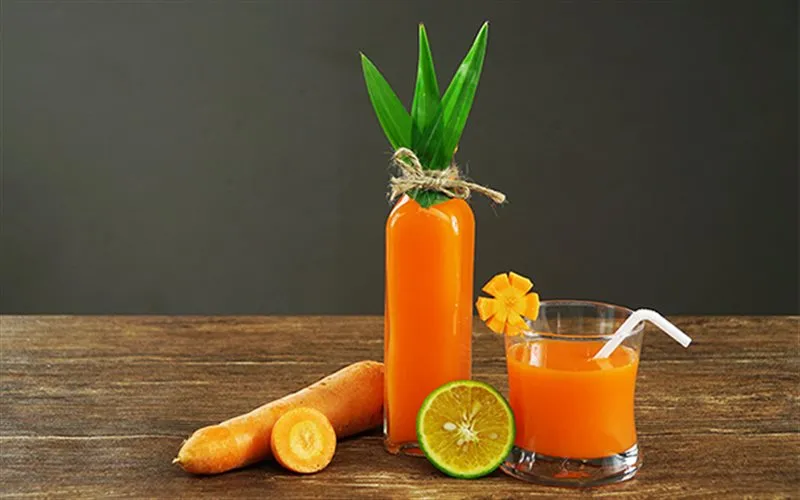 Kết hợp nước ép trái cây và rau củ