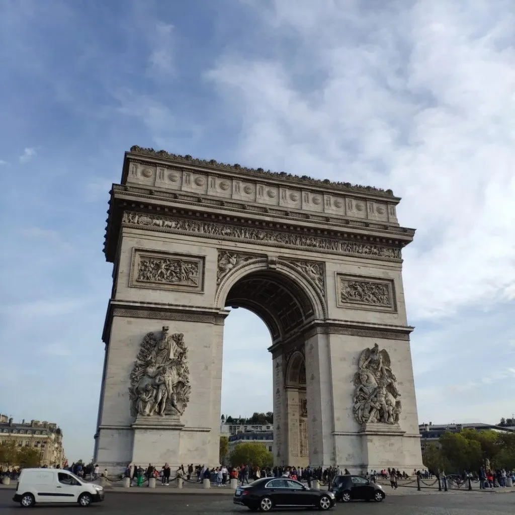 Khải Hoàn Môn - Biểu tượng của Paris