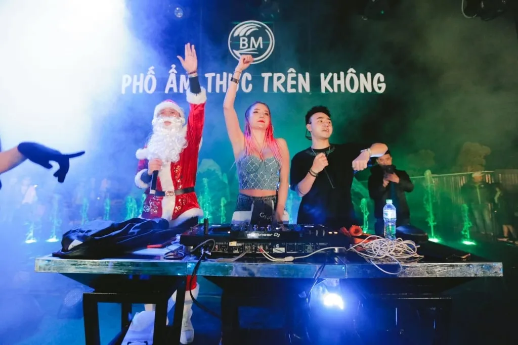 Không gian bar ngoài trời