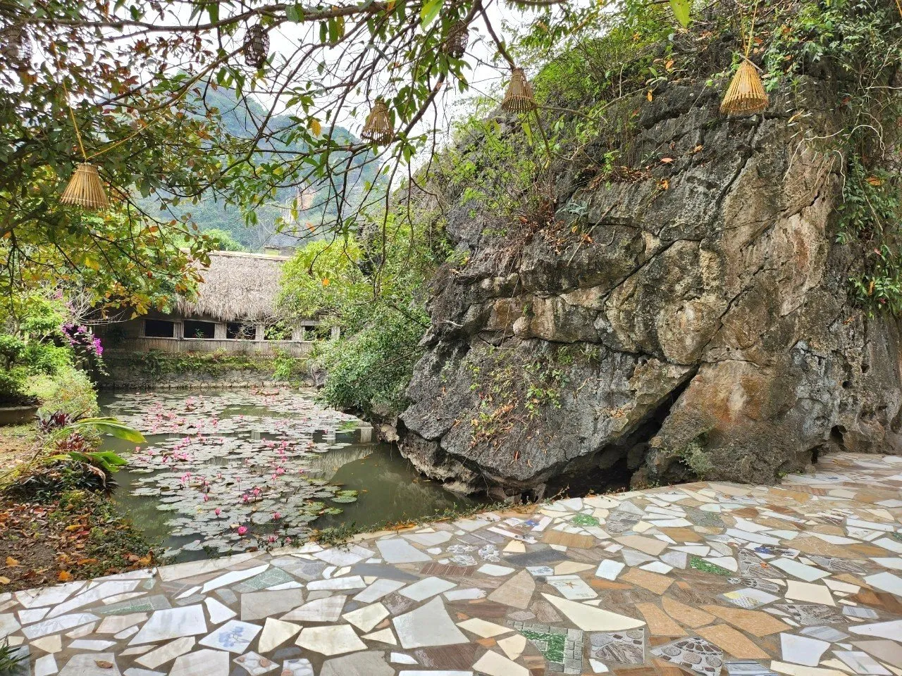 Không gian bên trong nhà hàng