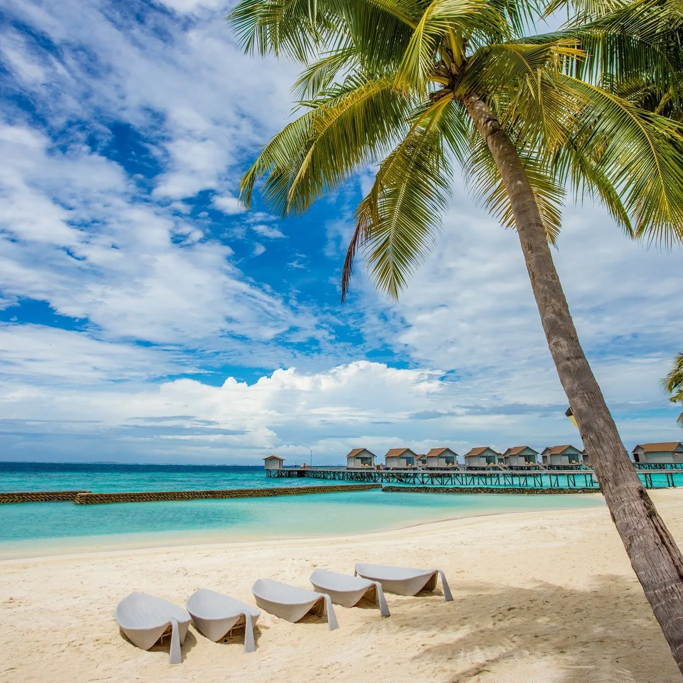 Không gian nội thất sang trọng tại Centara Ras Fushi Resort &amp; Spa Maldives