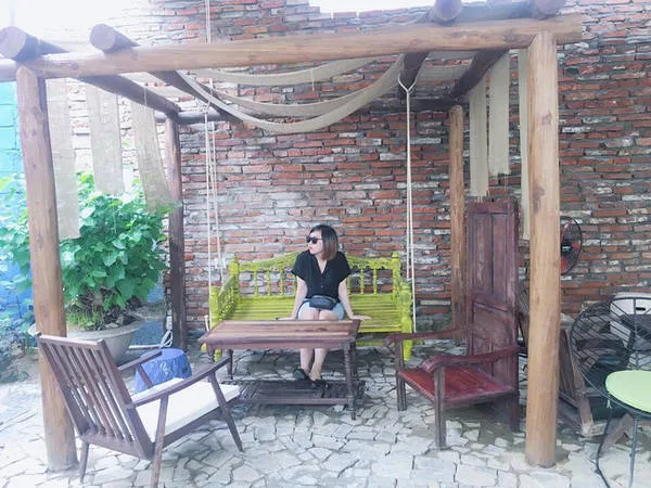 Không gian xanh mát tại Golem Cafe Đà Nẵng