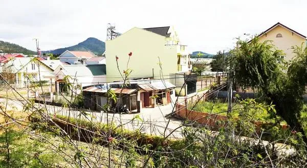 Không gian yên tĩnh xung quanh Reveto Villa