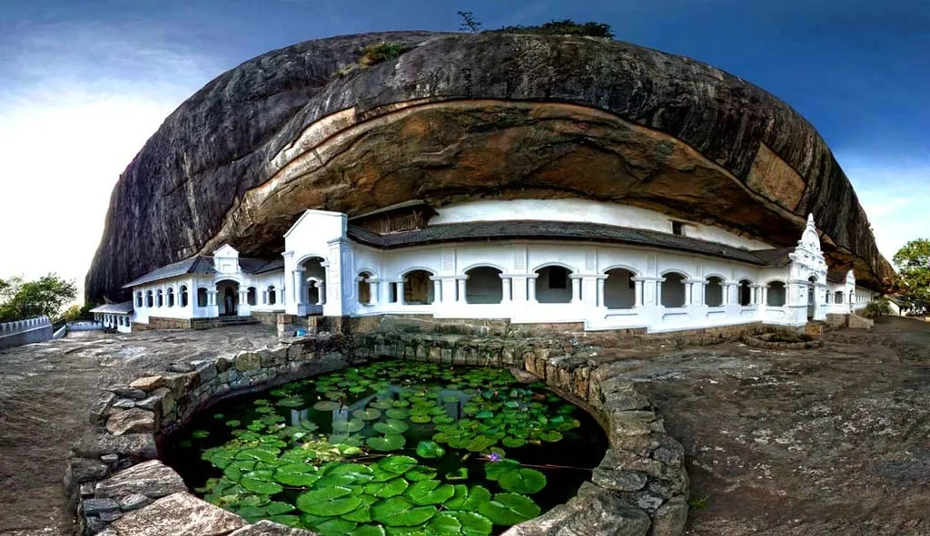Khu đền Vàng Dambulla nhìn từ xa