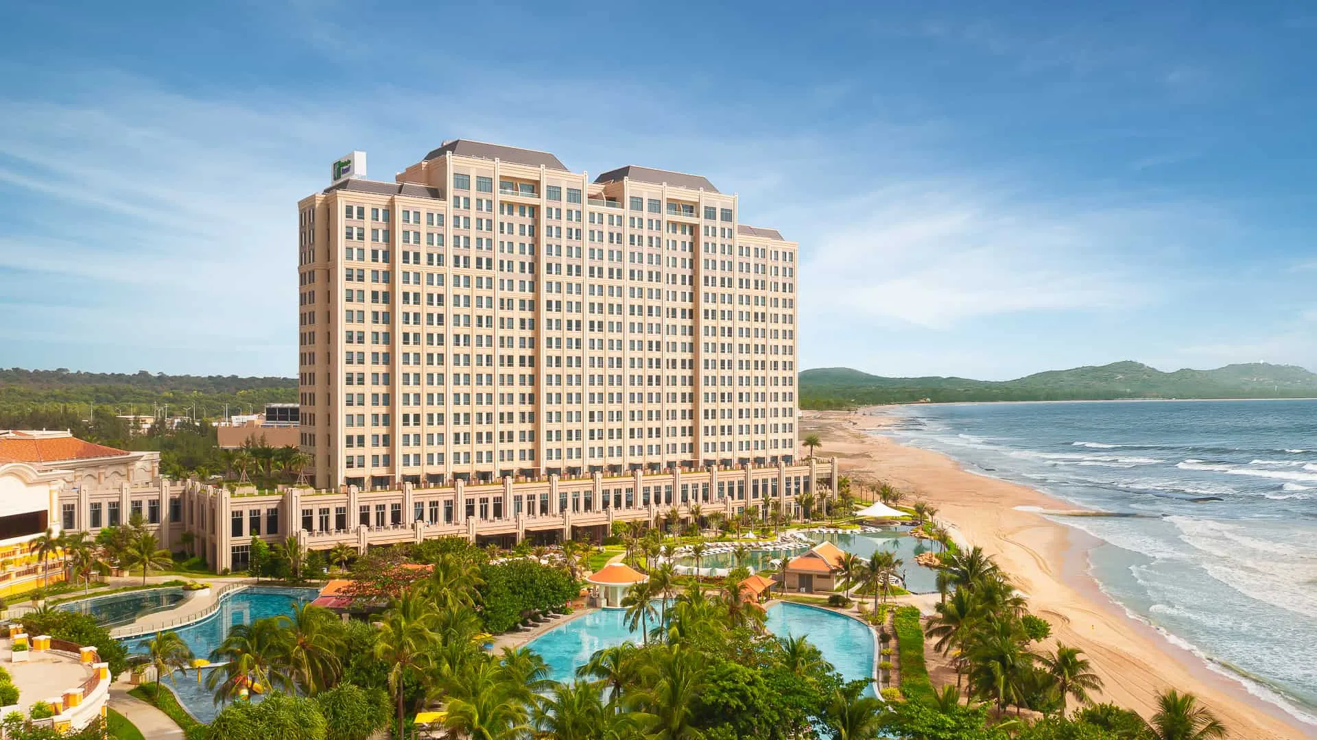 Khu nghỉ dưỡng Holiday Inn Hồ Tràm