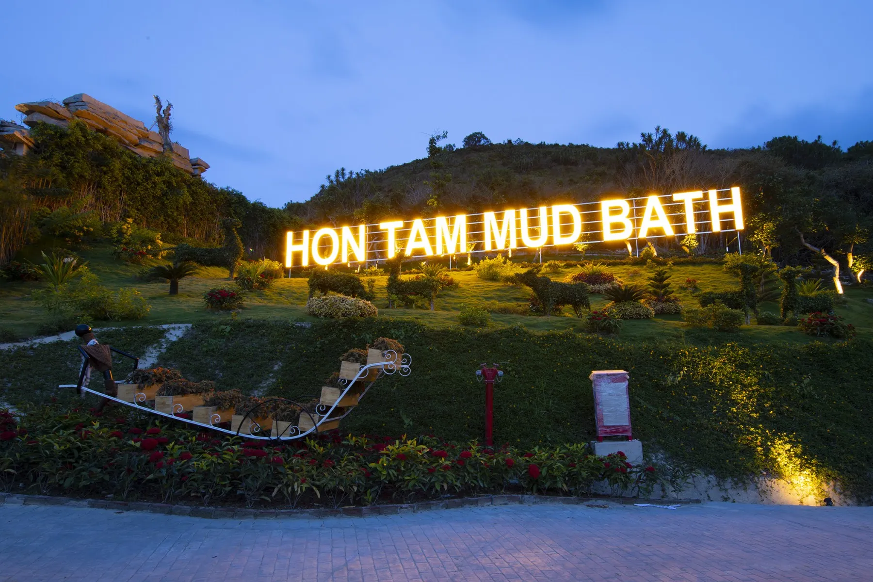 Khu tắm bùn khoáng tại MerPerle Hòn Tằm Nha Trang.