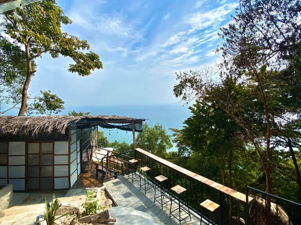 Khu vực ăn uống tại Sohora Sea Mountain Bungalow