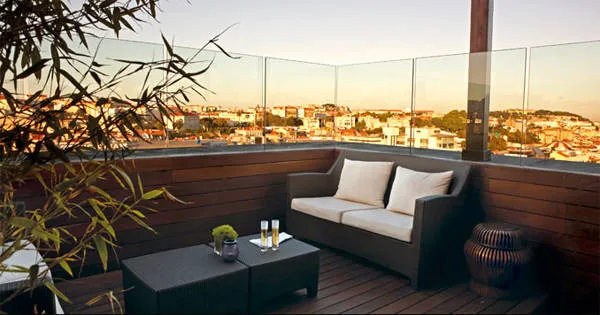 Khu vực ban công thư giãn tại khách sạn Tivoli Lisboa