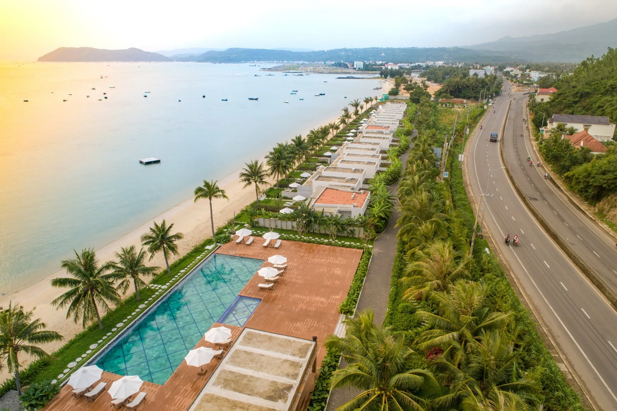 Khung cảnh khu nghỉ dưỡng Quê Tôi Village Phú Yên từ trên cao